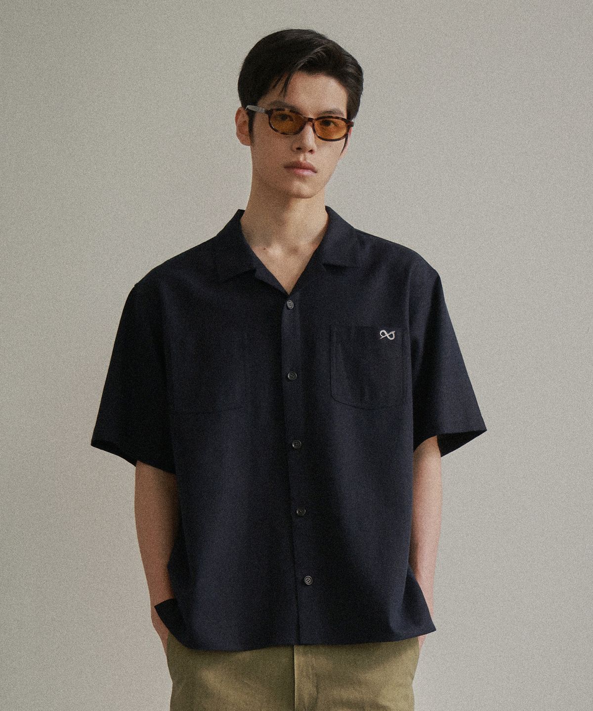비욘드클로젯(BEYOND CLOSET) [COLLECTION LINE] 90s 프렌치 무드 포켓 셔츠 네이비