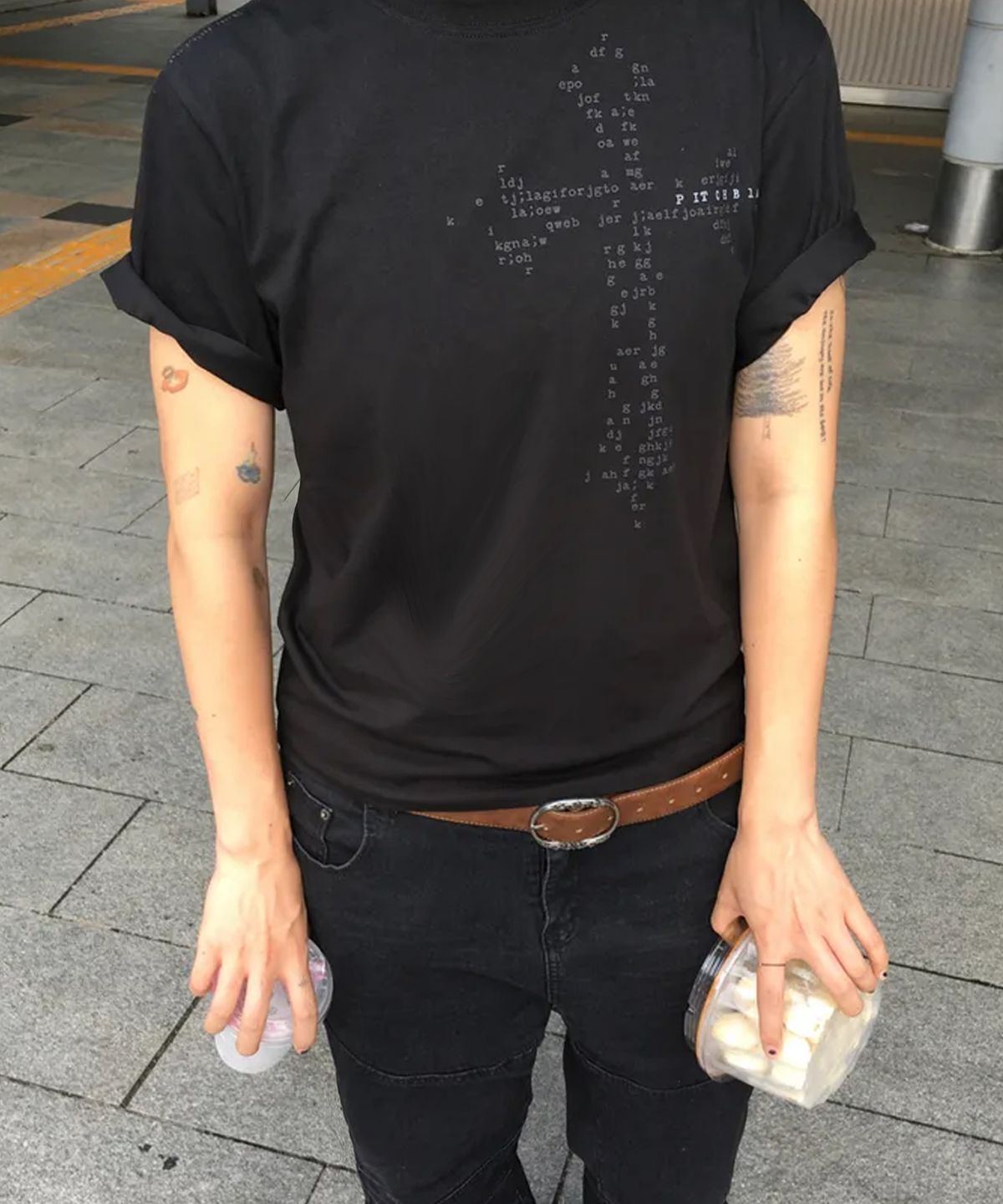 피치블랙(PITCHBLACK) TYPEWRITER CROSS CROP TEE (BLACK)