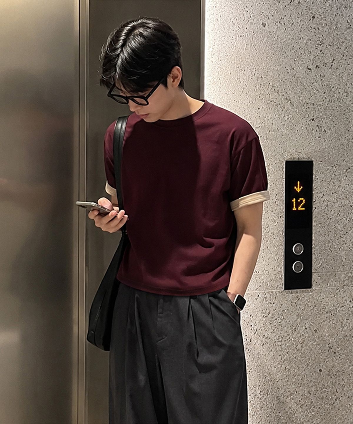 앨빈클로(ALVINCLO) 무지 소매 배색 롤업 반팔티 AST3682 (4COLOR)