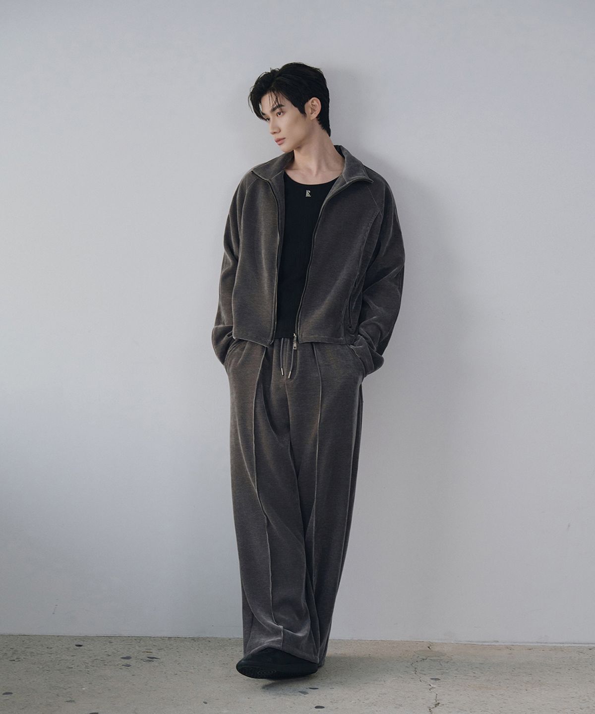 로랑서울(LAURANTSEOUL) Velvet corduroy line pants(Charcoal)