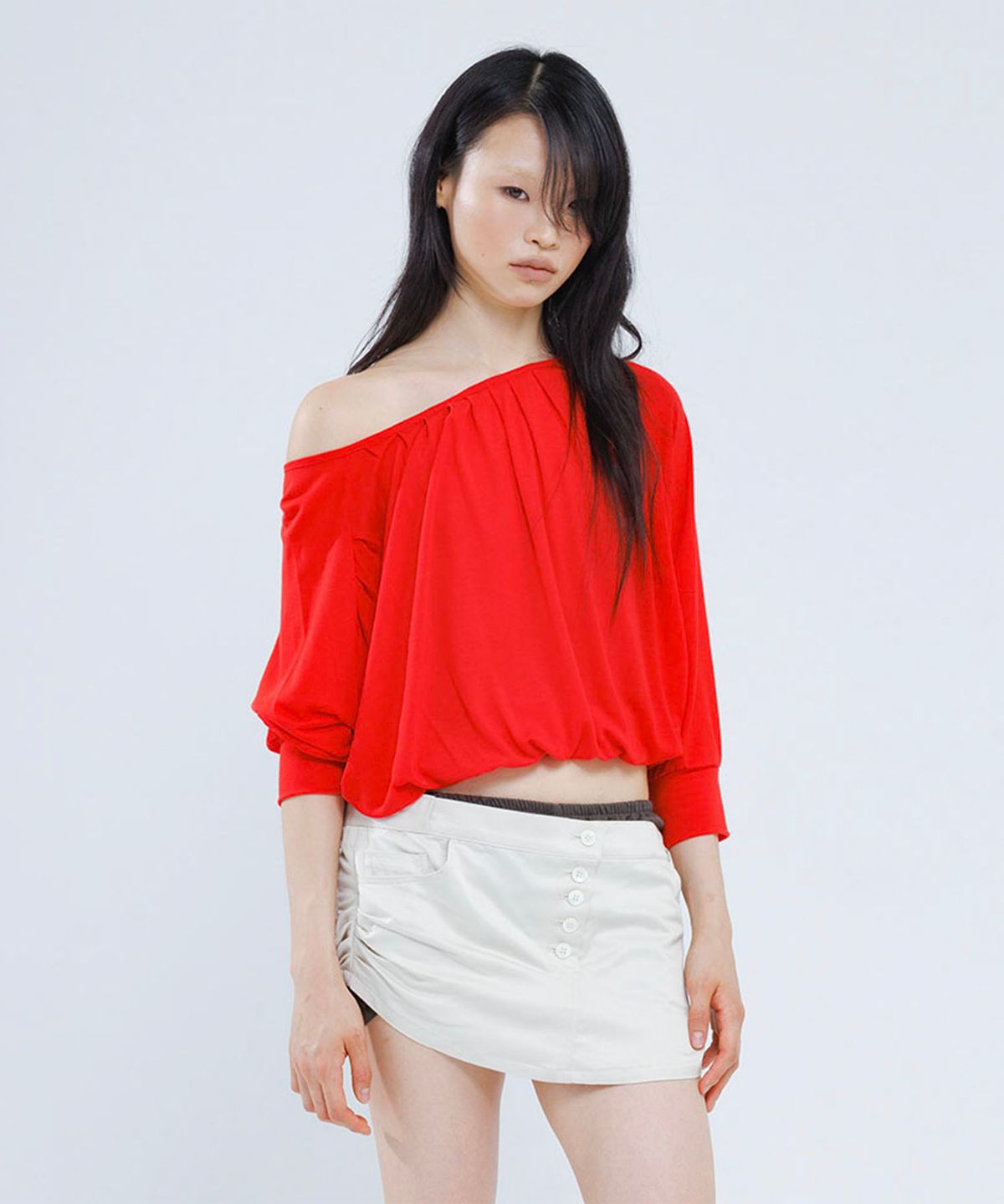 웻태그(WET TAG) FLUID DRAPED WIDE NECK TOP RED
