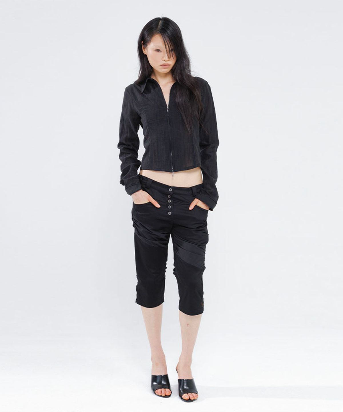 웻태그(WET TAG) TUCKED PANEL CAPRI PANTS BLACK