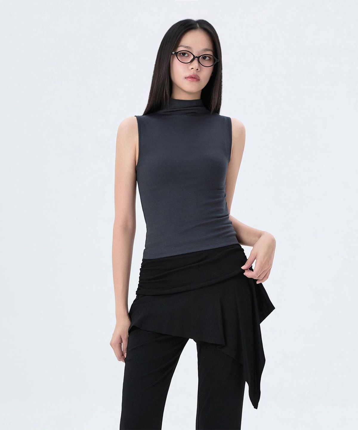 미쏘(MIXXO) 반넥 슬림핏 슬리브리스_MIWHNG939A