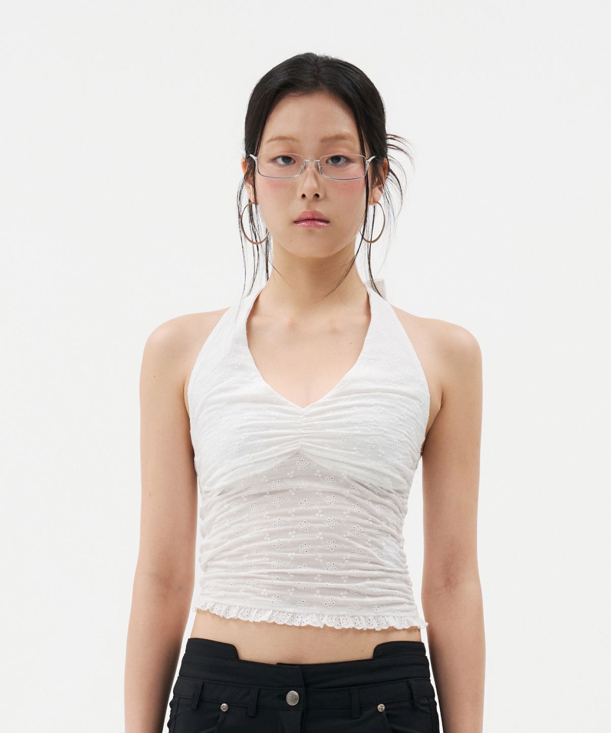 루펀(LOOFUN) Punching Halter Sleeveless / 펀칭 홀터 슬리브리스 [White]