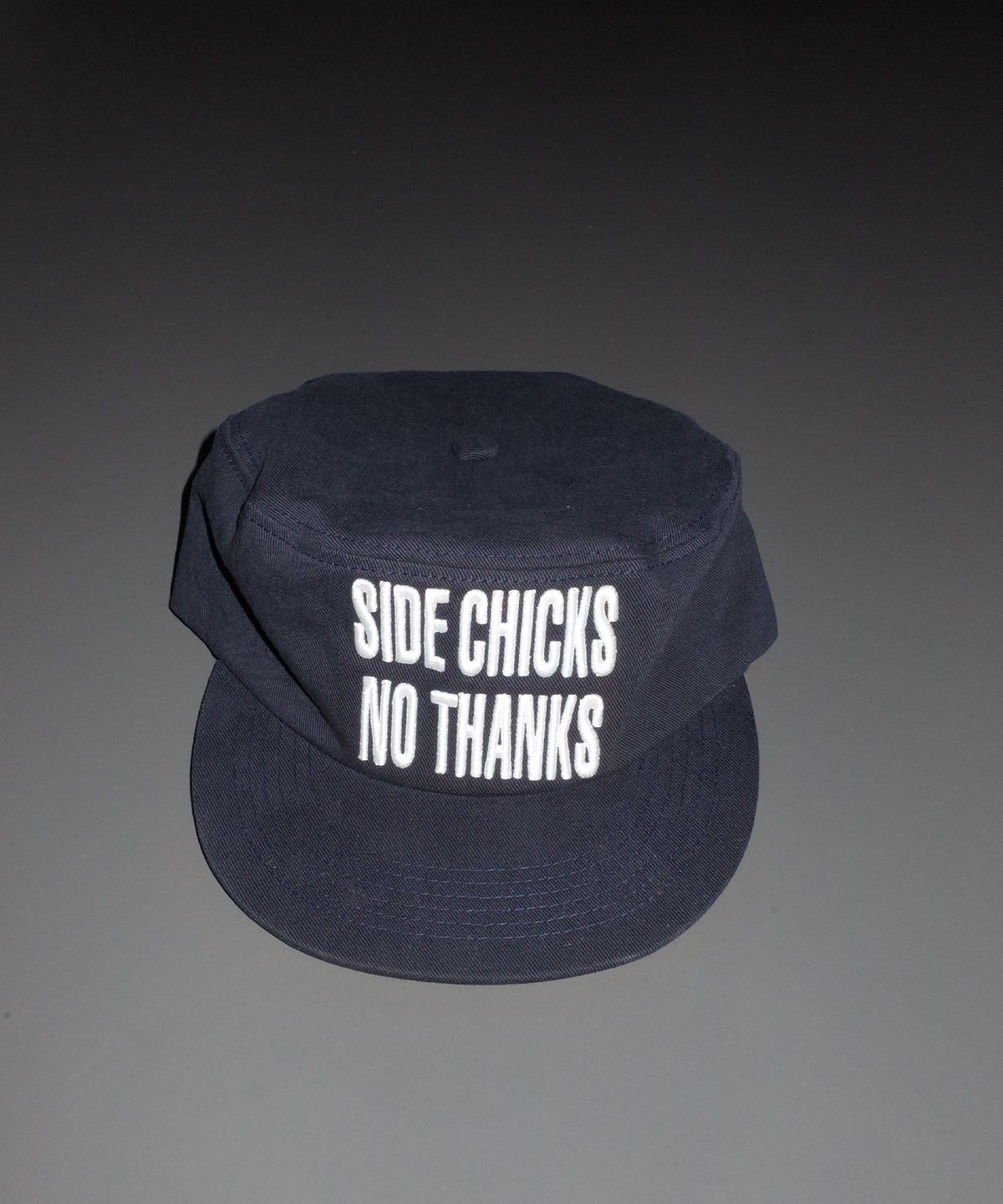 칙스(CHICKS) 노 사이드 칙스 필박스 캡 네이비