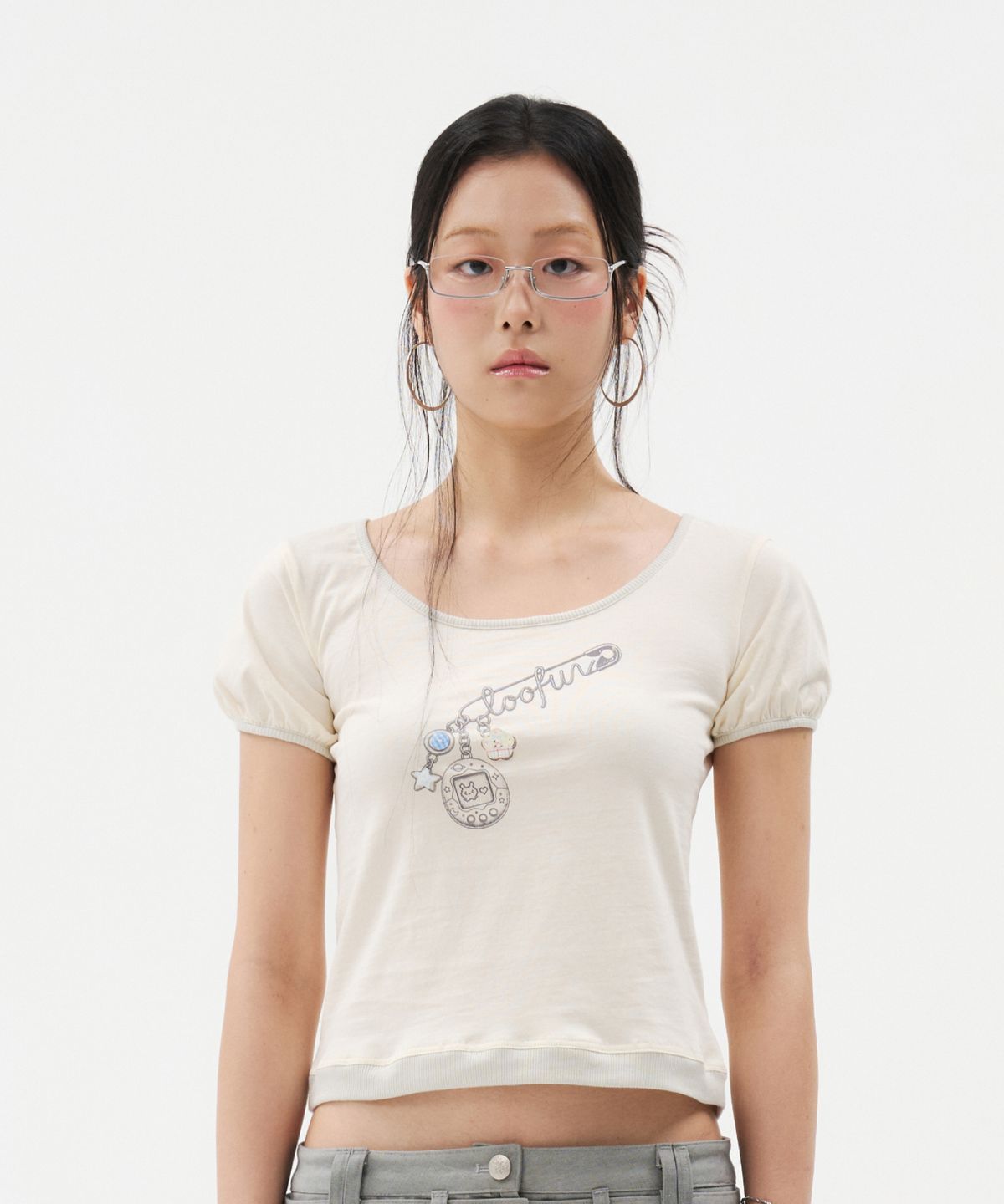 루펀(LOOFUN) Button Tamagotchi Tee / 버튼 다마고치 티 [Cream]