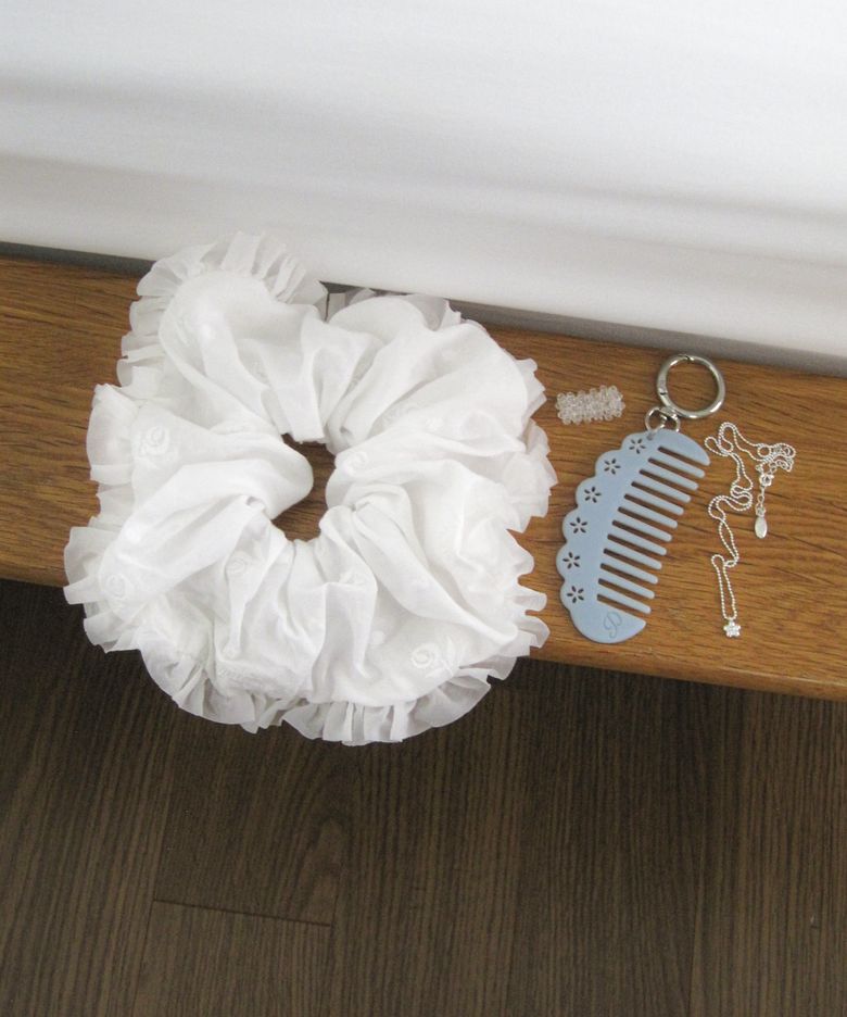 White Rose Scrunchie