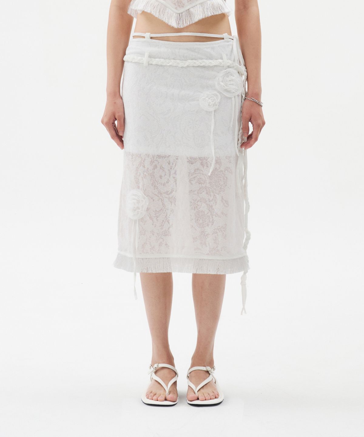 루펀(LOOFUN) Corsage Fringe Skirt / 코사지 프린지 스커트 [White]