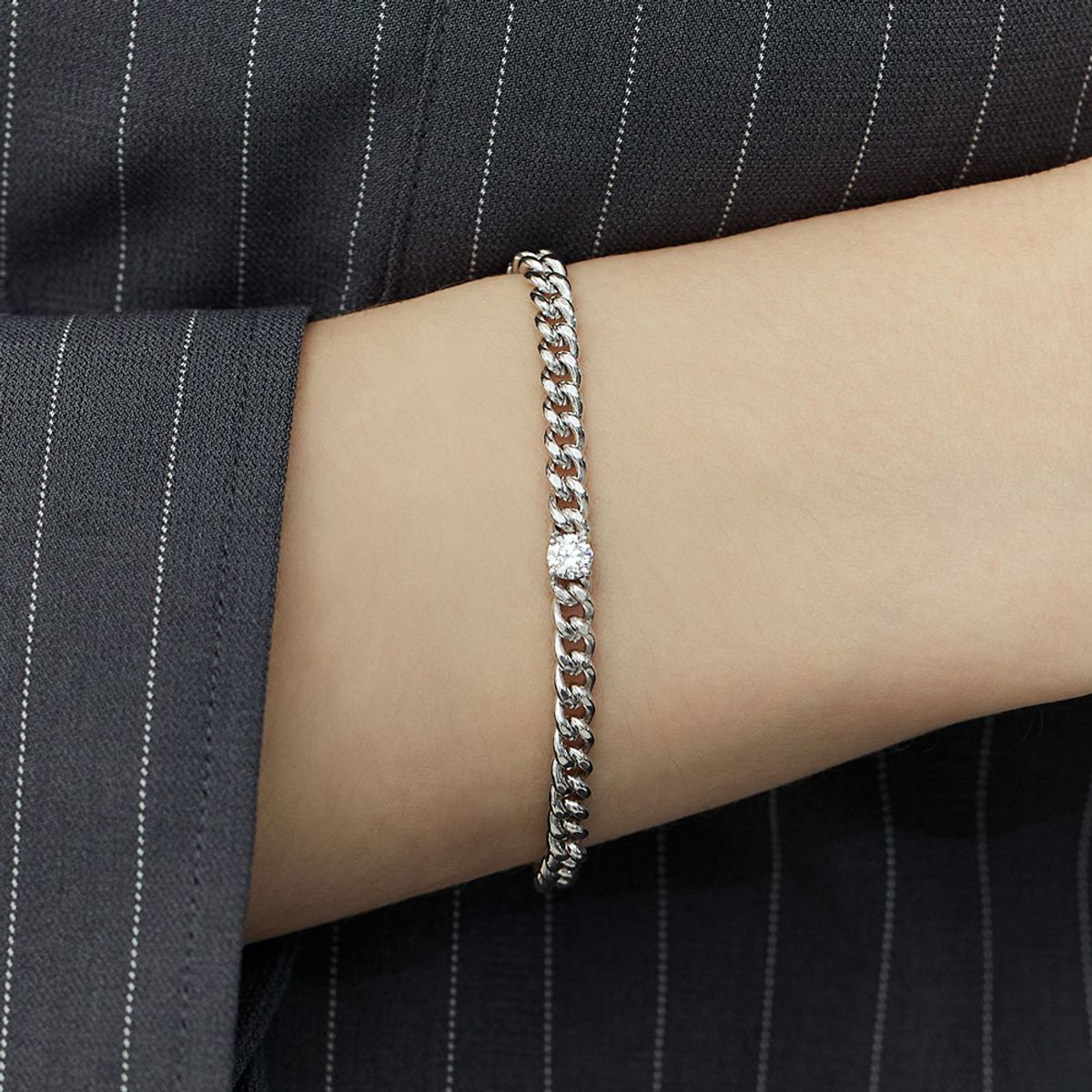이에르로르(HYERES LOR) 에센스 실버(W) 랩다이아 커브 체인 팔찌 0.3CT HL4B52436W9