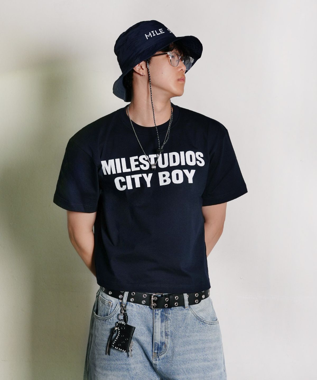 더마일(THEMILE) 마일스튜디오 시티보이 크롭 크루넥_NAVY