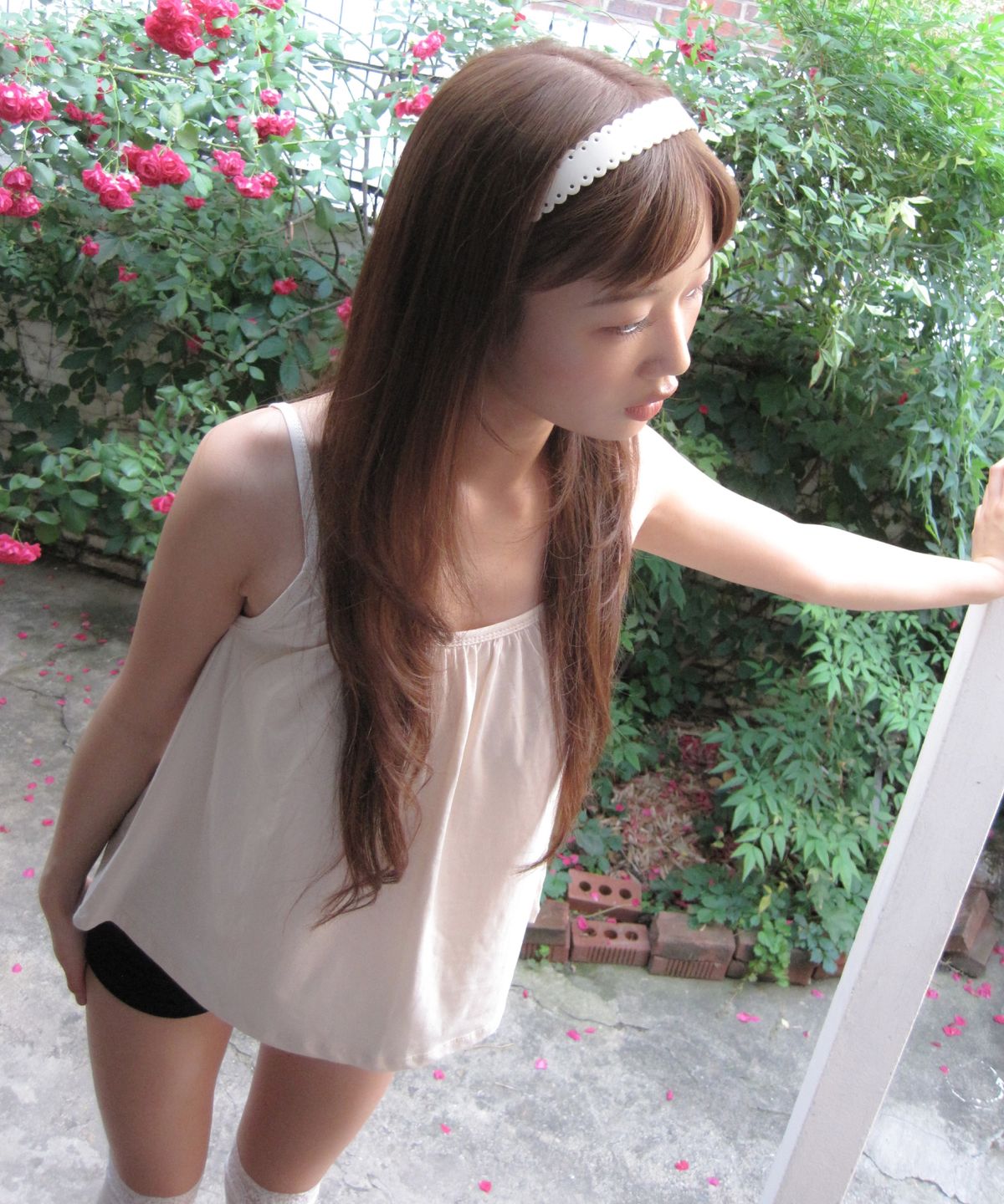 둥그런(DUNGEUREON) Anne Eyelet Hairband (Ivory)