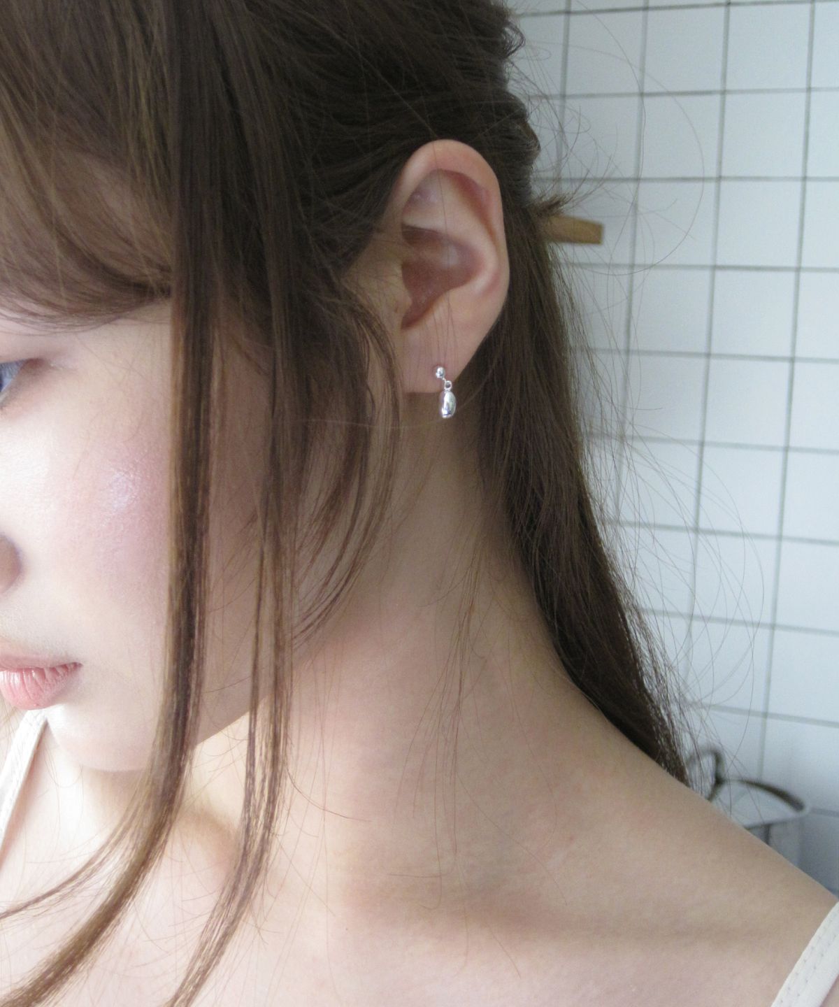 둥그런(DUNGEUREON) [925 Silver] Water Drop Earrings