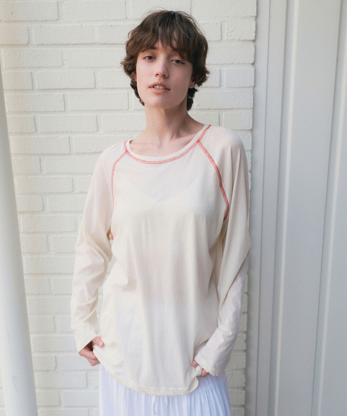 로에일(LOEIL) Contrast stitch raglan t-shirt_Cream