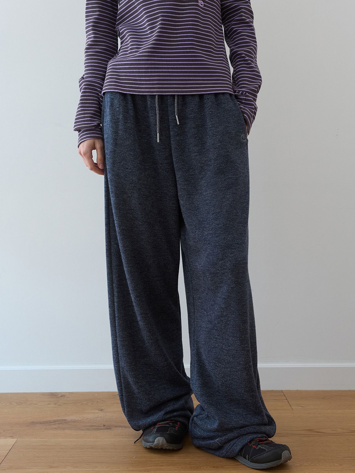 엔조 블루스(ENZO BLUES) 멜란지 니트 밴딩 팬츠 (Dusty Navy)