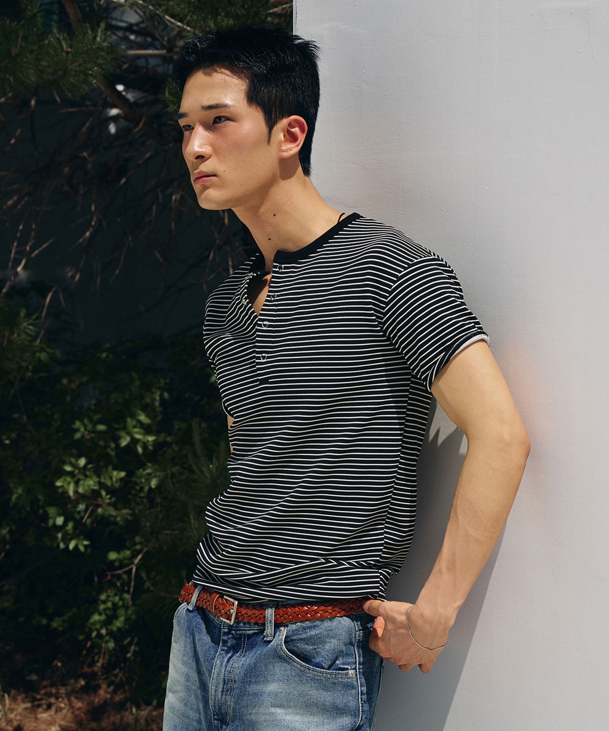 로랑서울(LAURANTSEOUL) Stripe slim henley neck half t-shirts(Black)