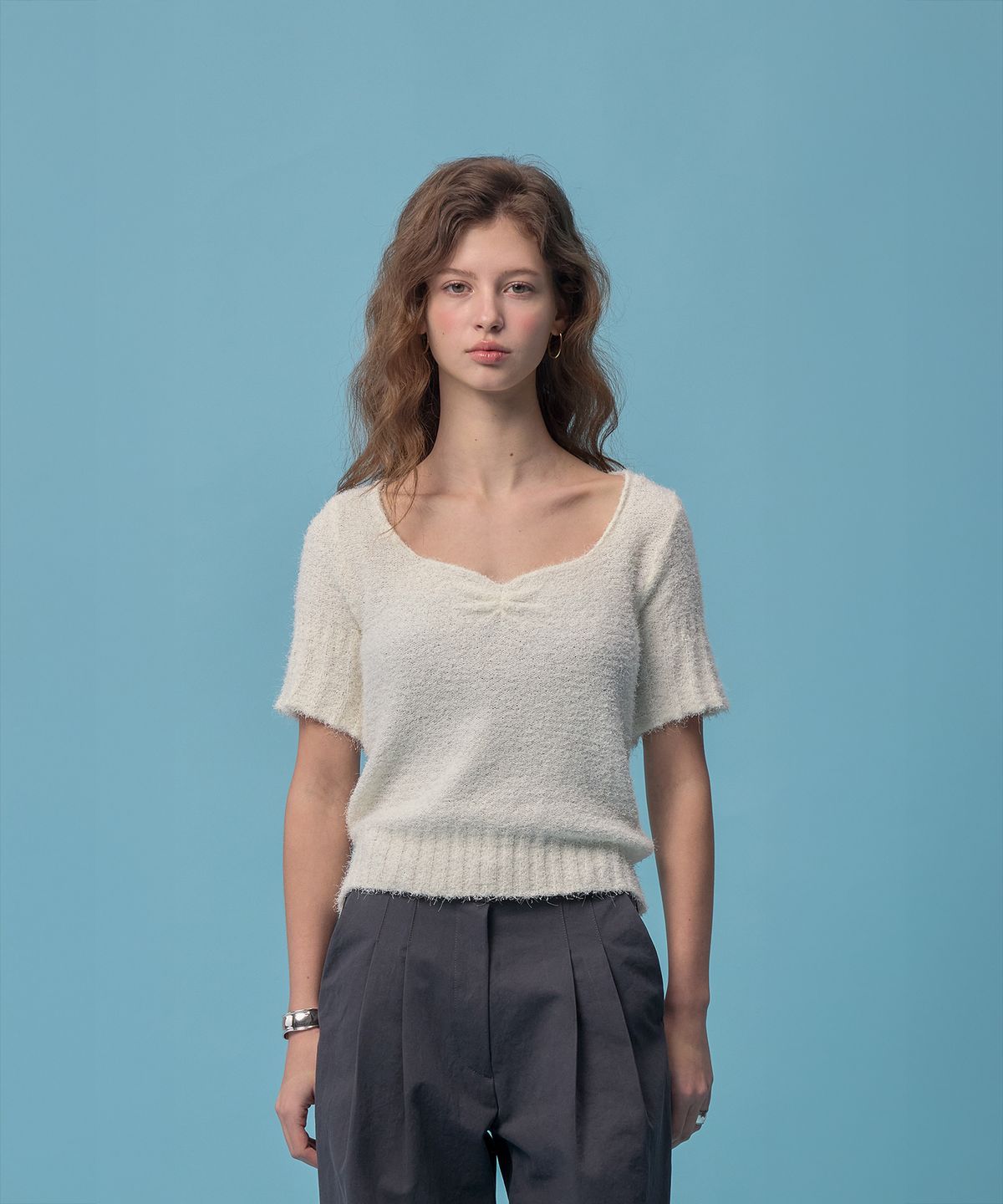 더밀루이(THEMILUI) Soft Fuzzy Heart Knit (Ivory)