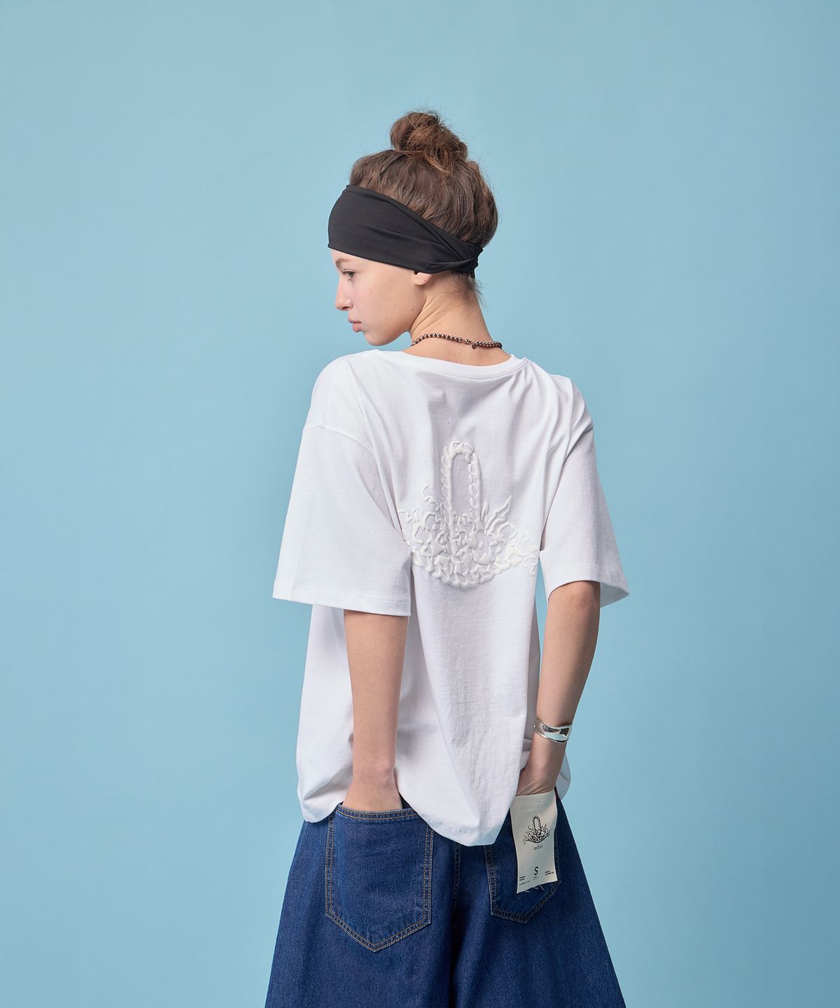 더밀루이(THEMILUI) Basket Graphic Tee (Soft Ivory)