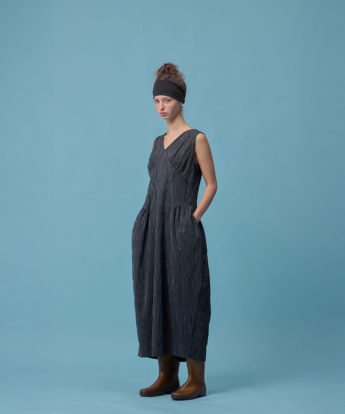 더밀루이(THEMILUI) Hanna Stripe Dress (Black)