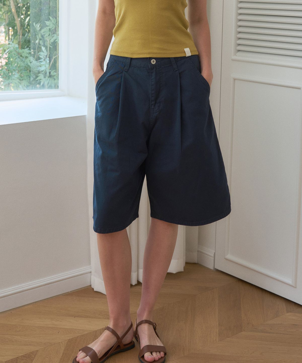 헤인트(HAINT) NARDIN LONG WIDE BERMUDA PANTS _NAVY