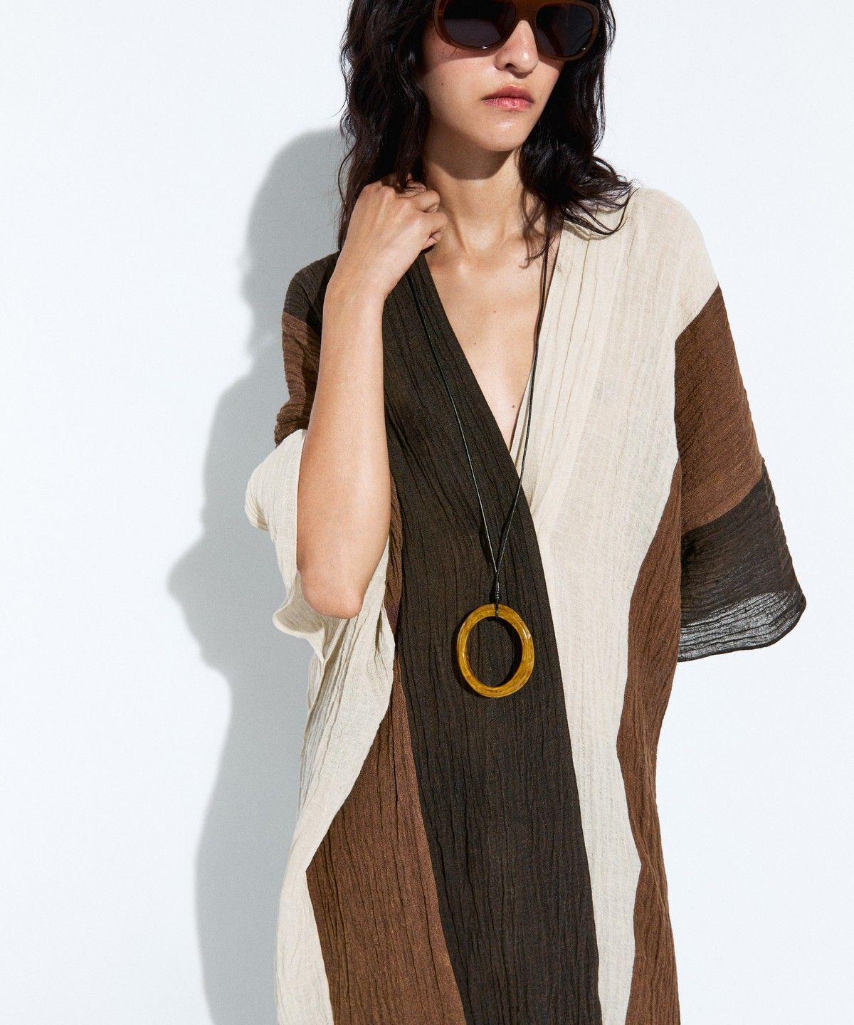 마시모두띠(MASSIMO DUTTI) 텍스처 린넨 블렌드 트리컬러 카프탄