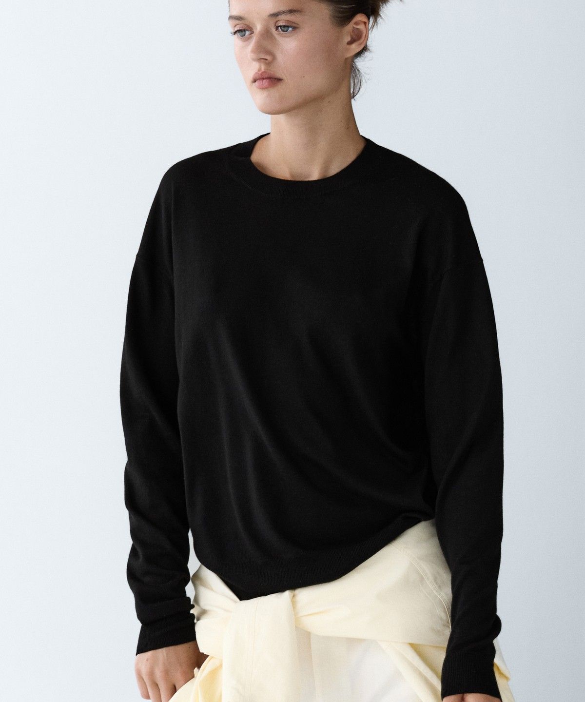 마시모두띠(MASSIMO DUTTI) 라운드넥 파인 니트 스웨터