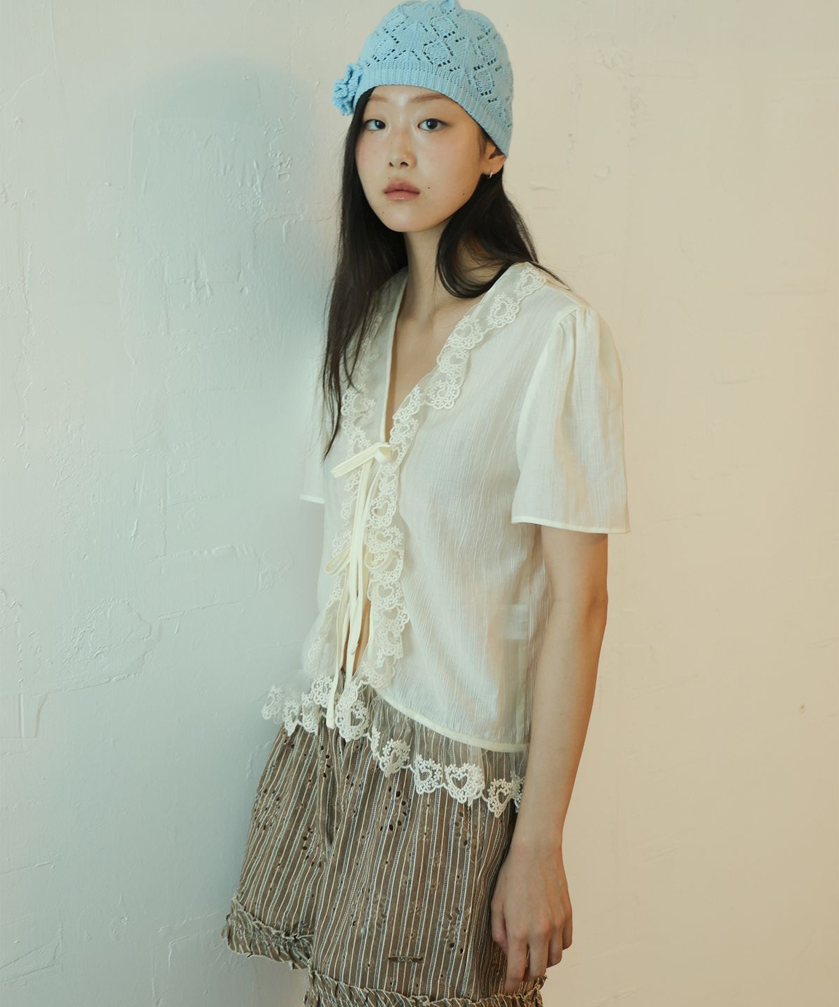 소르디(SORDI) Heart Ruffle Blouse_cream