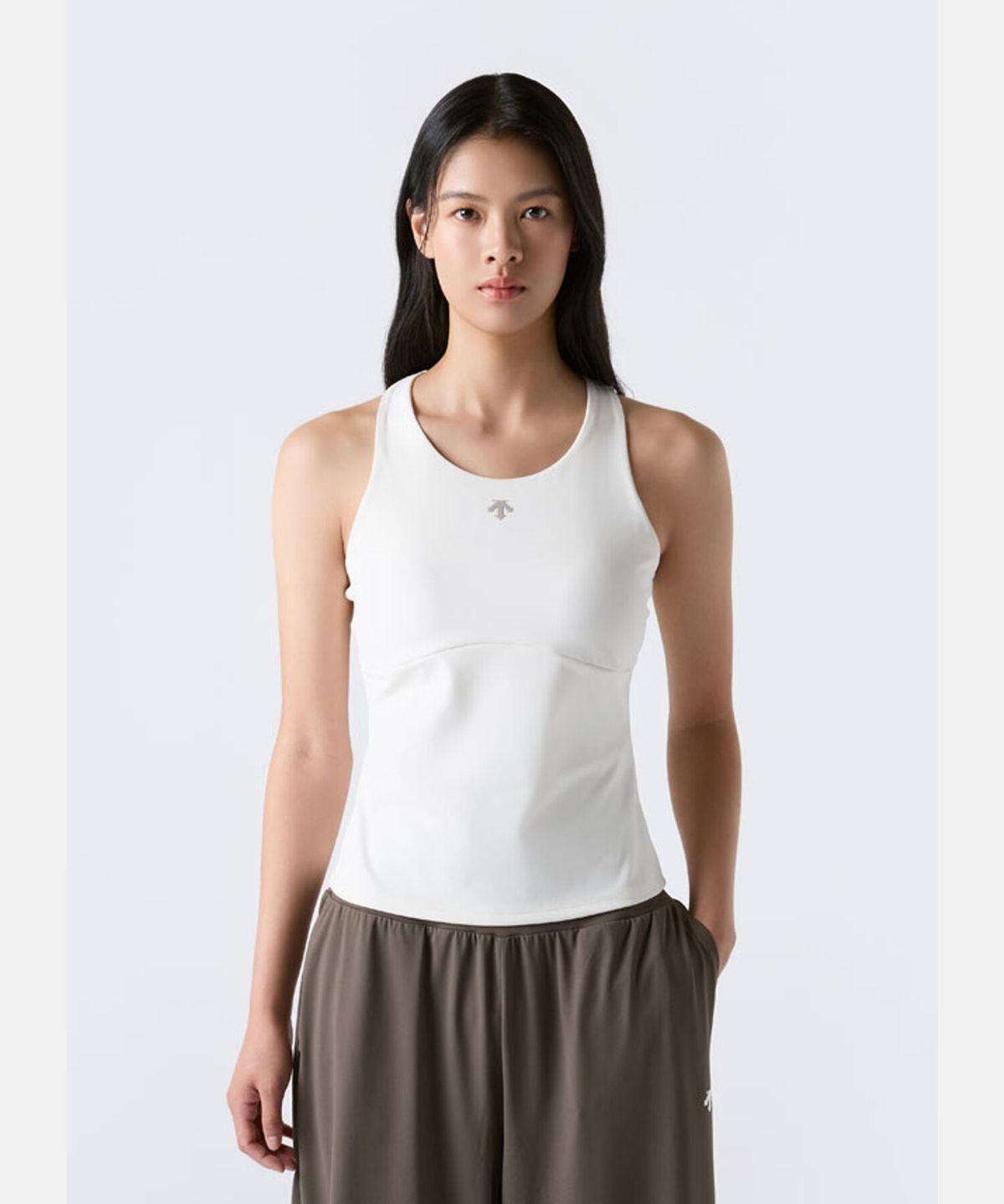 데상트(DESCENTE) 여성 BREEZESKIN 롱 브라탑 아이보리 SR322PBR73