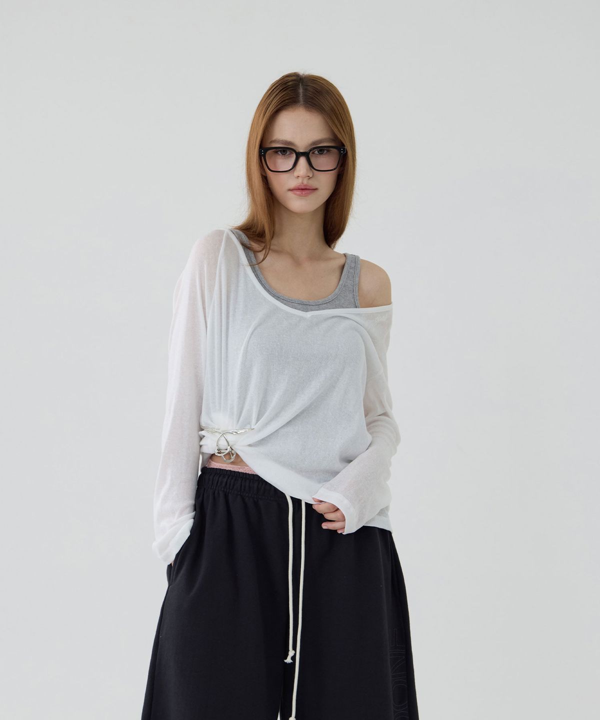 우네(OONE) Ease Deep V-neck Long Sleeve T-Shirt_White