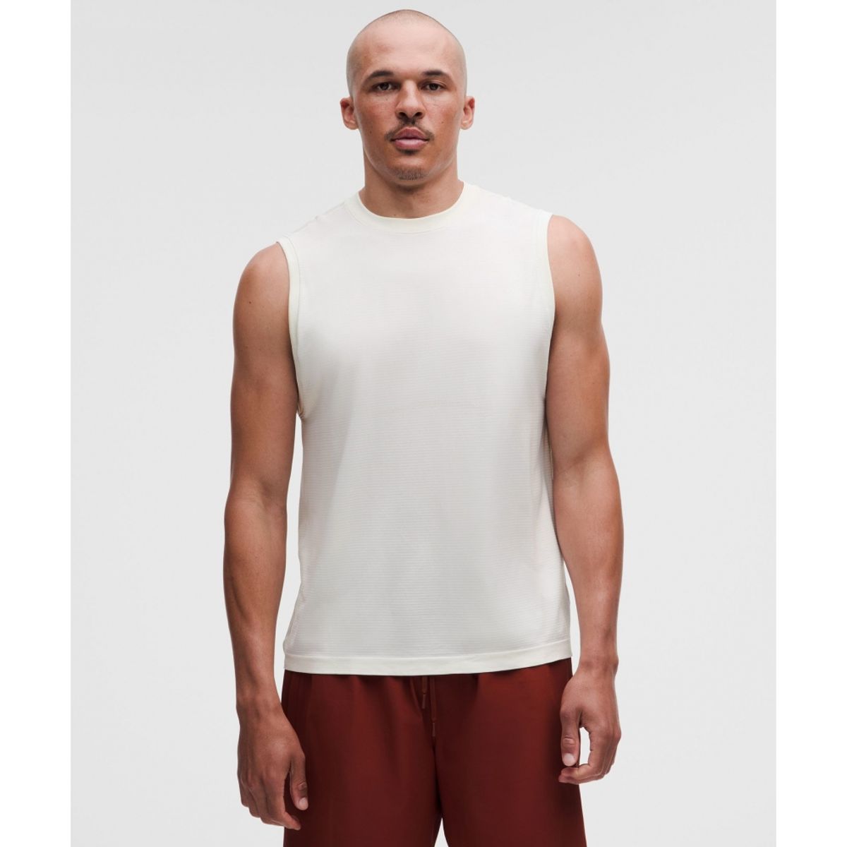 룰루레몬(LULULEMON) 메탈 벤트 테크 릴랙스 핏 슬리브리스 셔츠 *트레이닝  CABA WHT