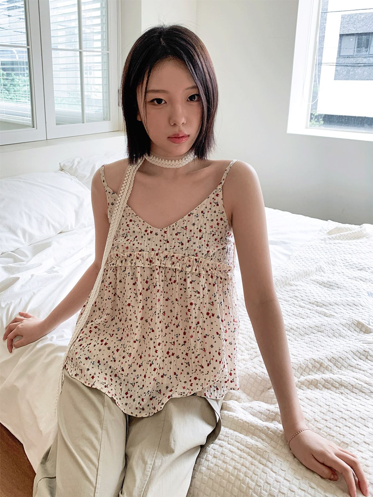 쿨키튼(KOOLKITTEN) 페탈 러플 캐미 탑 2colors