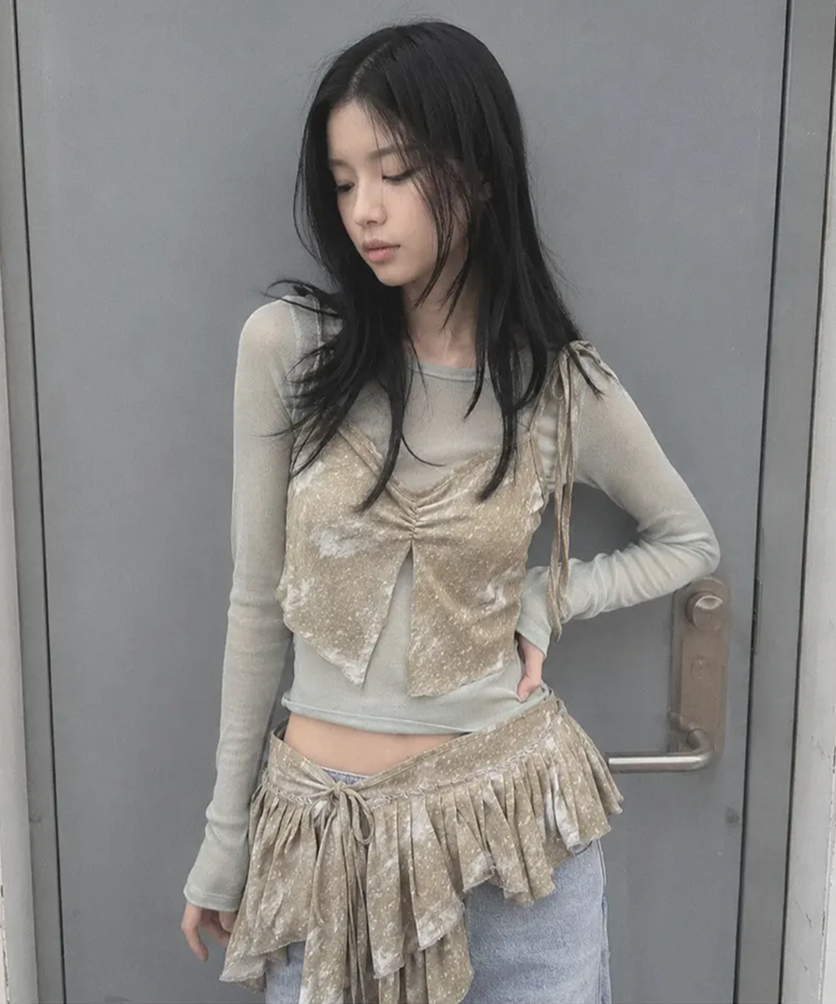 비터레인(VITTERAIN) 멀티웨이 러플 랩 샌드 모카