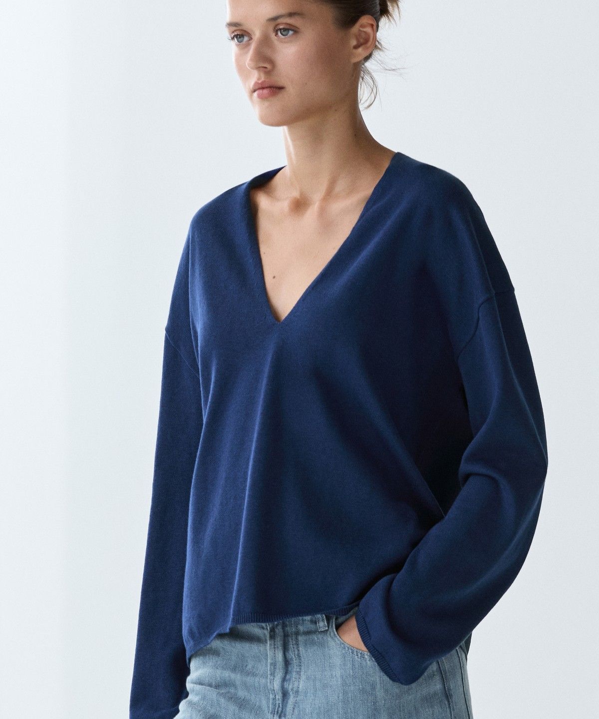 마시모두띠(MASSIMO DUTTI) 스트라이프 브이넥 니트 스웨터