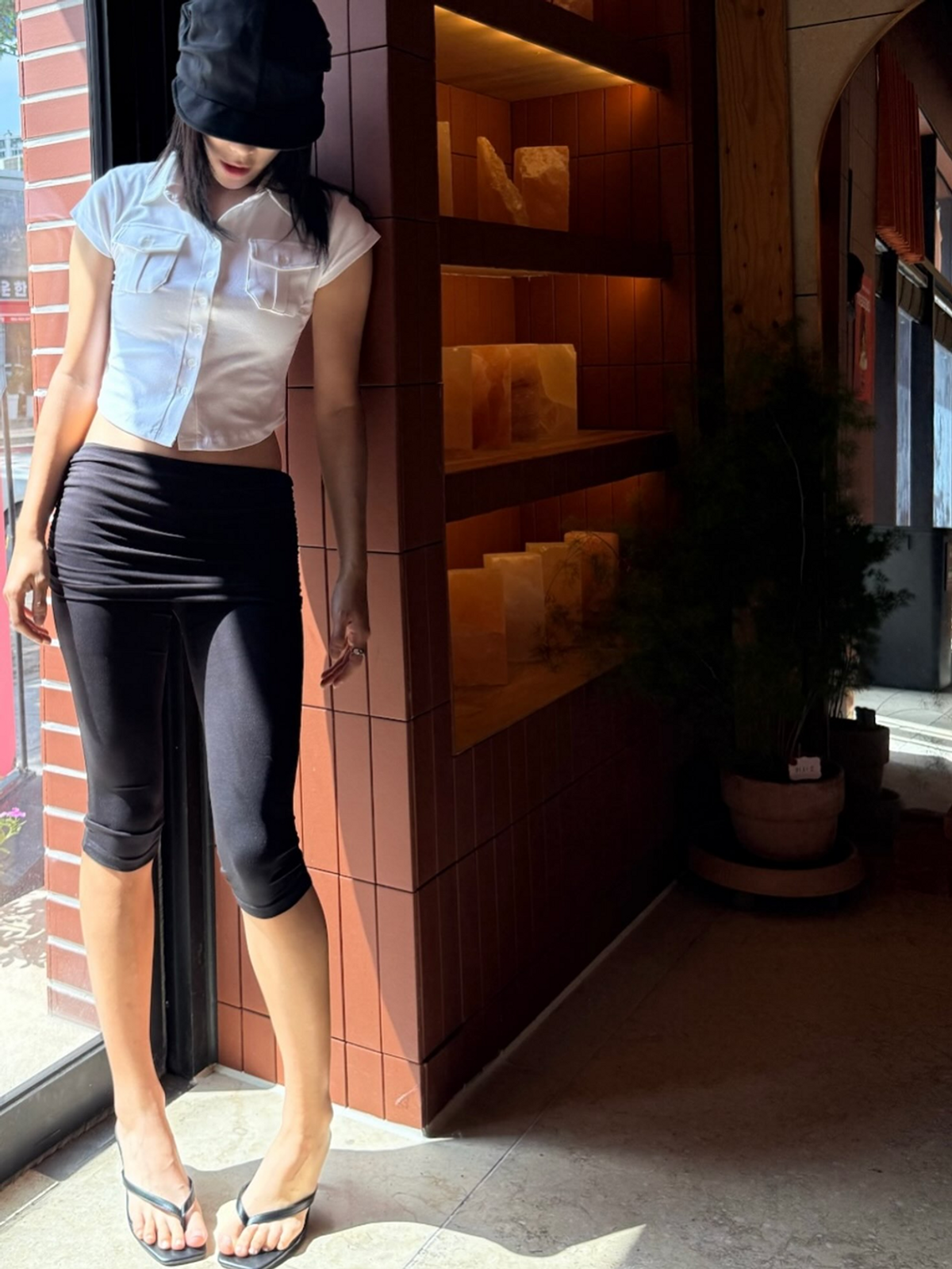 요키토키(YOKI TOKI) FOLDING SHIRRING CAPRI LEGGINGS [Black]