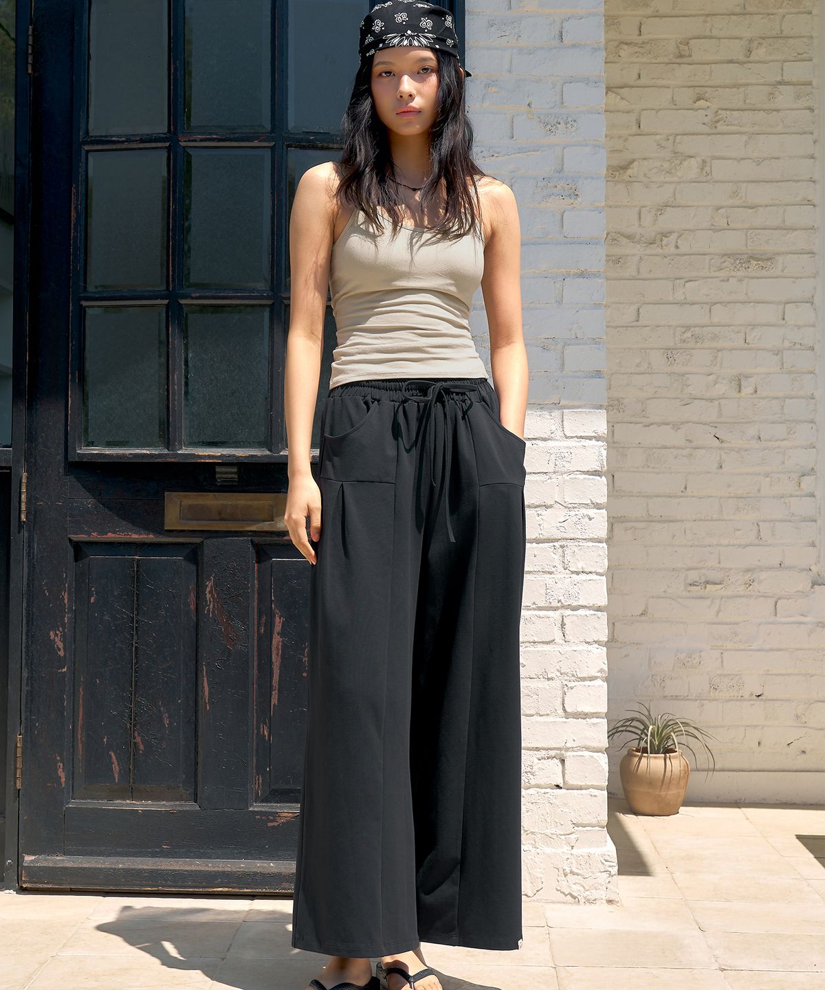 디야니(DHYANI) Puff Pintuck Pants (Ash Black)