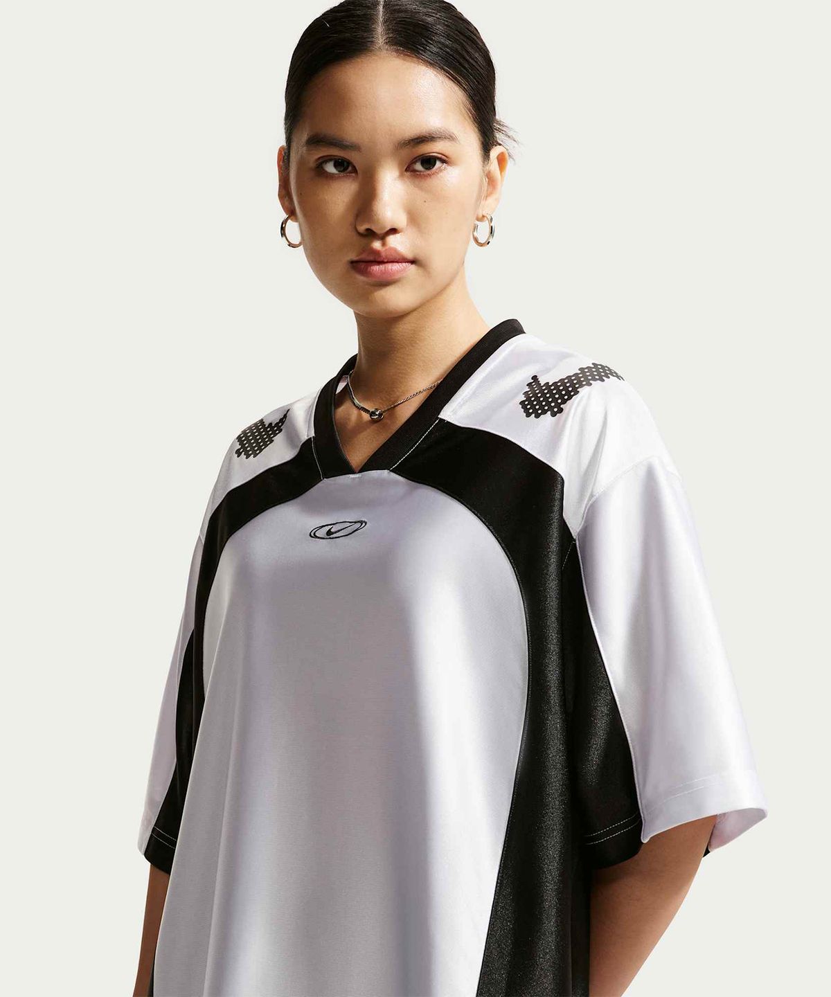 나이키(NIKE) 스포츠웨어 오버사이즈 저지 W - 화이트:블랙 / IQ6138-101
