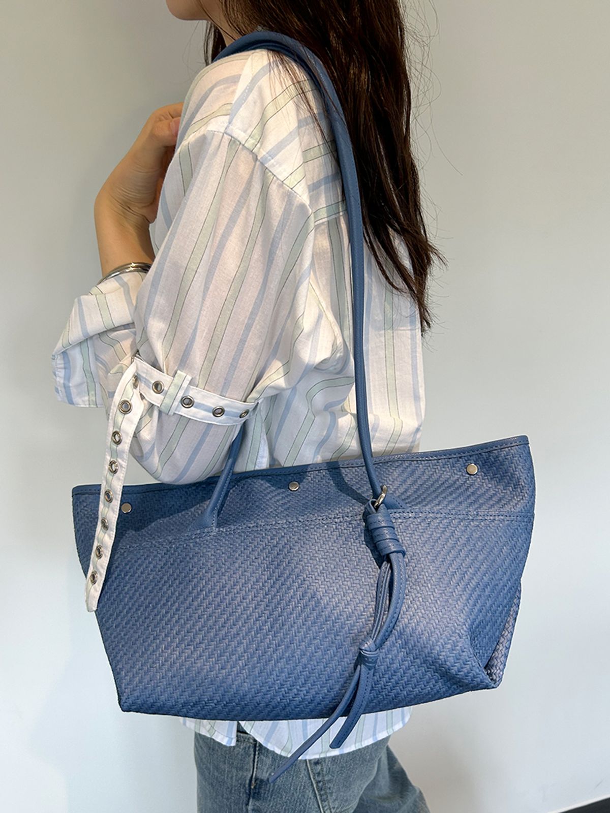 던팩토리(DAWN FACTORY) NOA BAG SMALL RAFFIA BLUE 노아백 스몰 라피아 블루