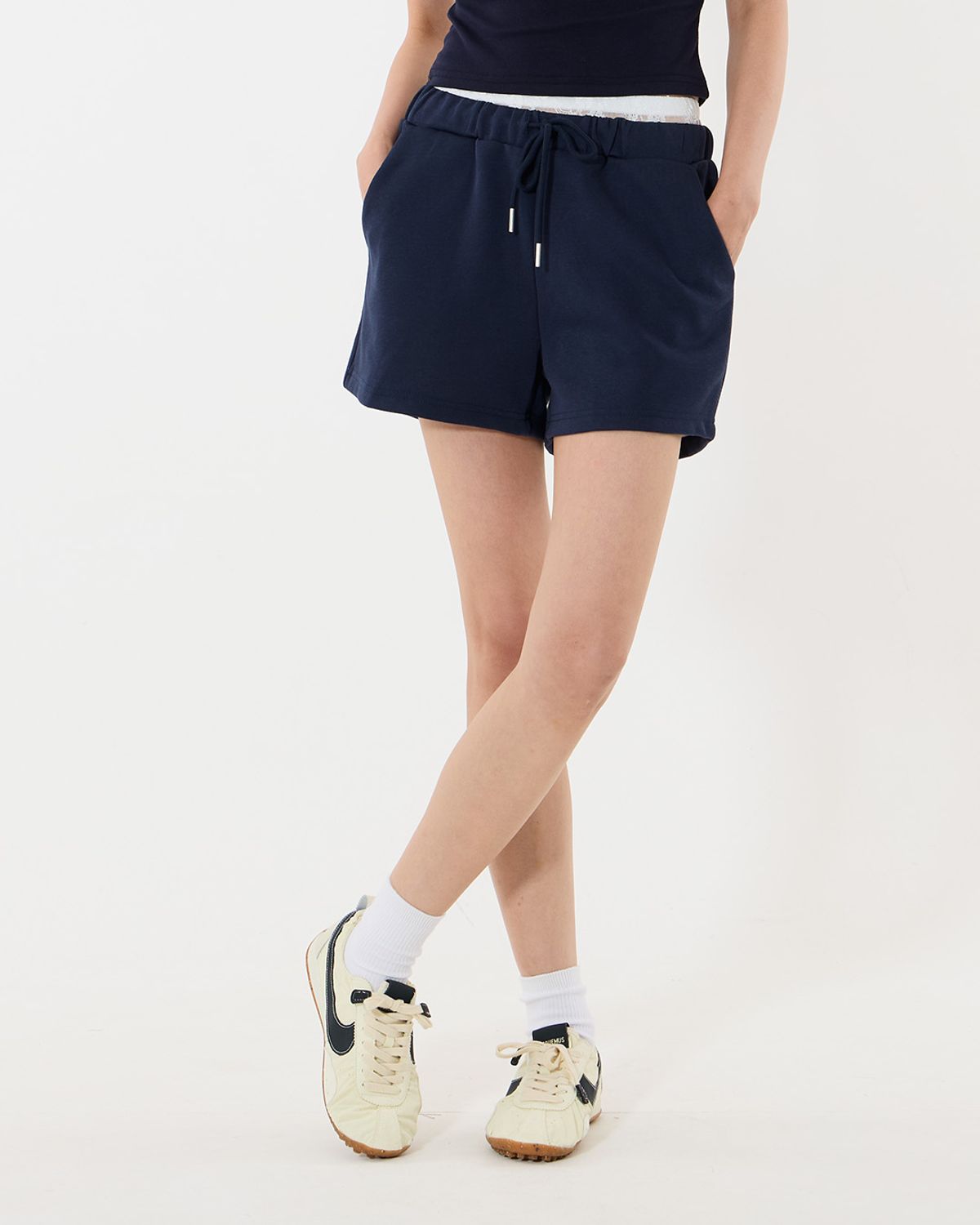 모아(MOAA) 레이스 레이어드 스웻 쇼츠