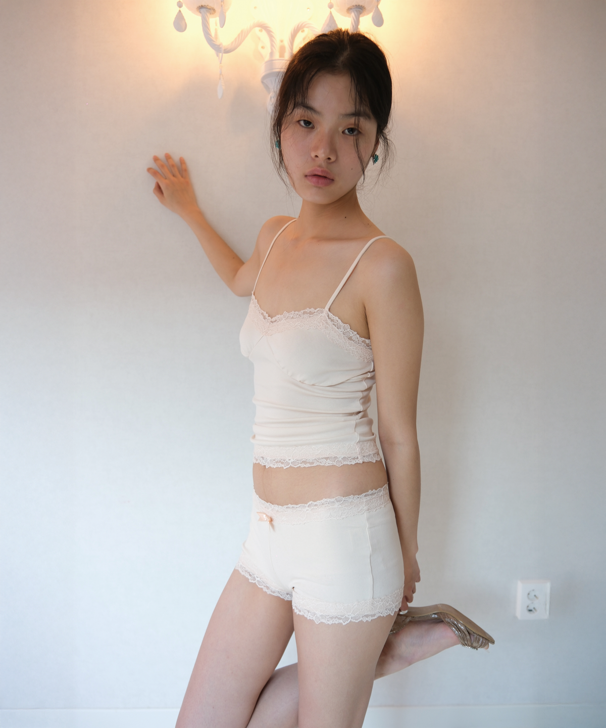 루즈슬립오버(LOSESLEEPOVER) 레이스 포지 라운지 세트 *베이비 애프리콧