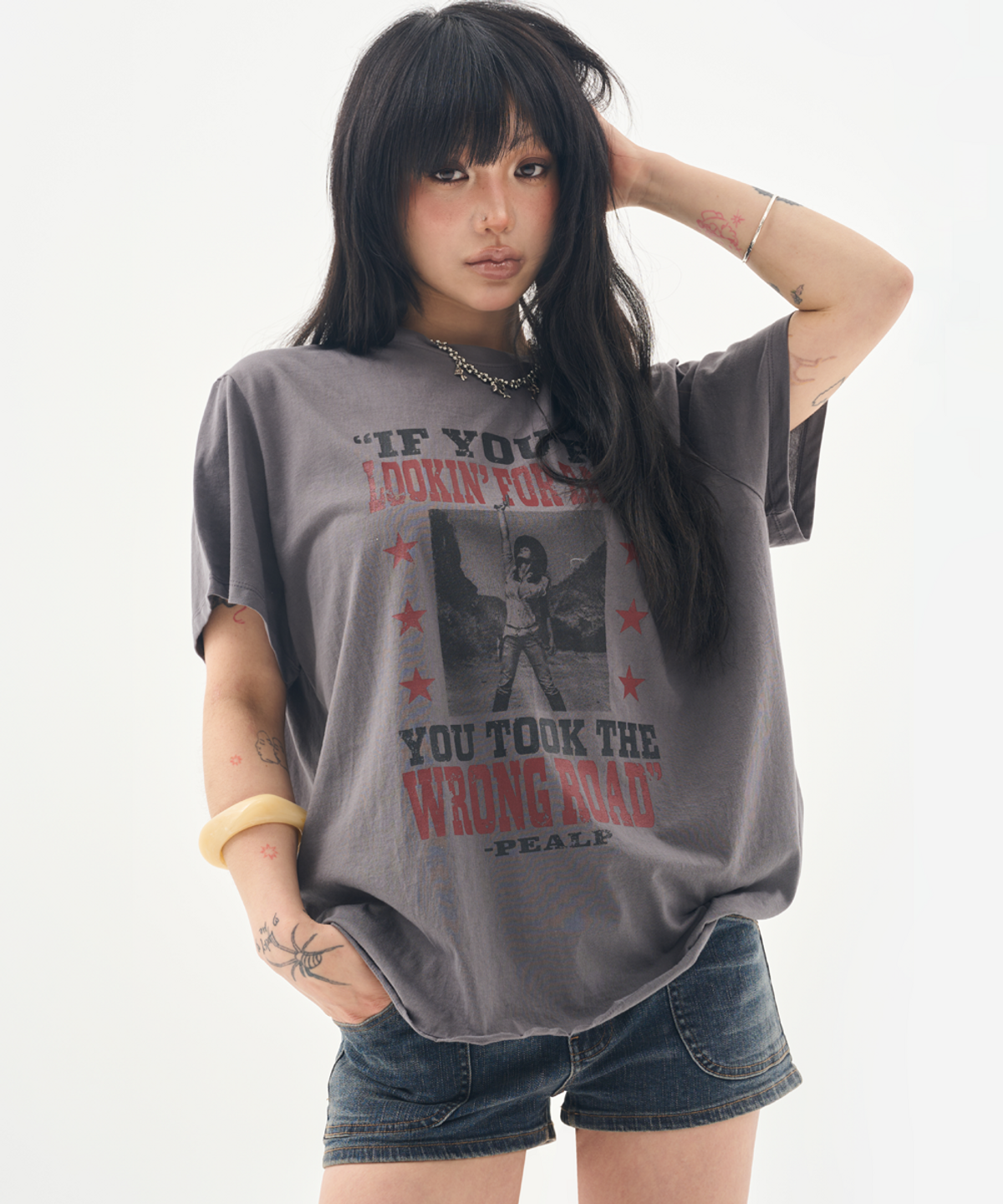 필프(PEALP) [PEALP X YEEUL] COW GIRL GRAPHICS OVERSIZED T-SHIRT(CHARCOAL)