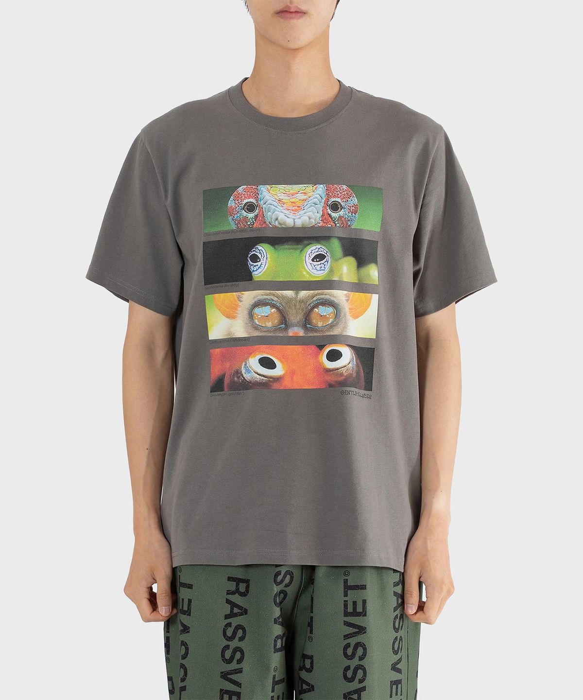 젠틀 풀니스(GENTLE FULLNESS) 아이즈 반소매 티셔츠 - 워시드 블랙 / GENU3SRTS006BK