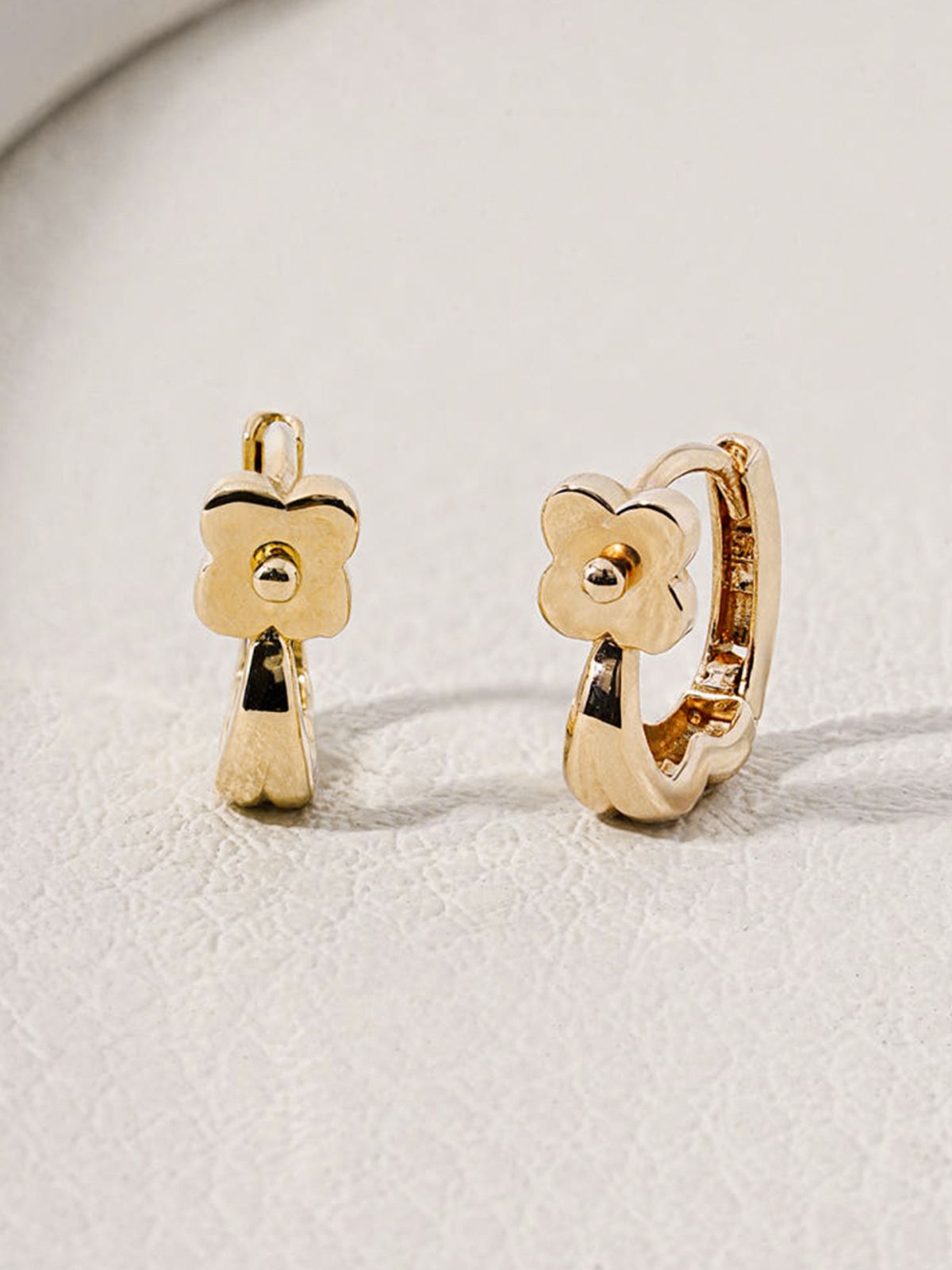 미니멀피어싱(MINIMALPIERCING) 14K 18K 볼드 네잎클로버 원터치 링 귀걸이