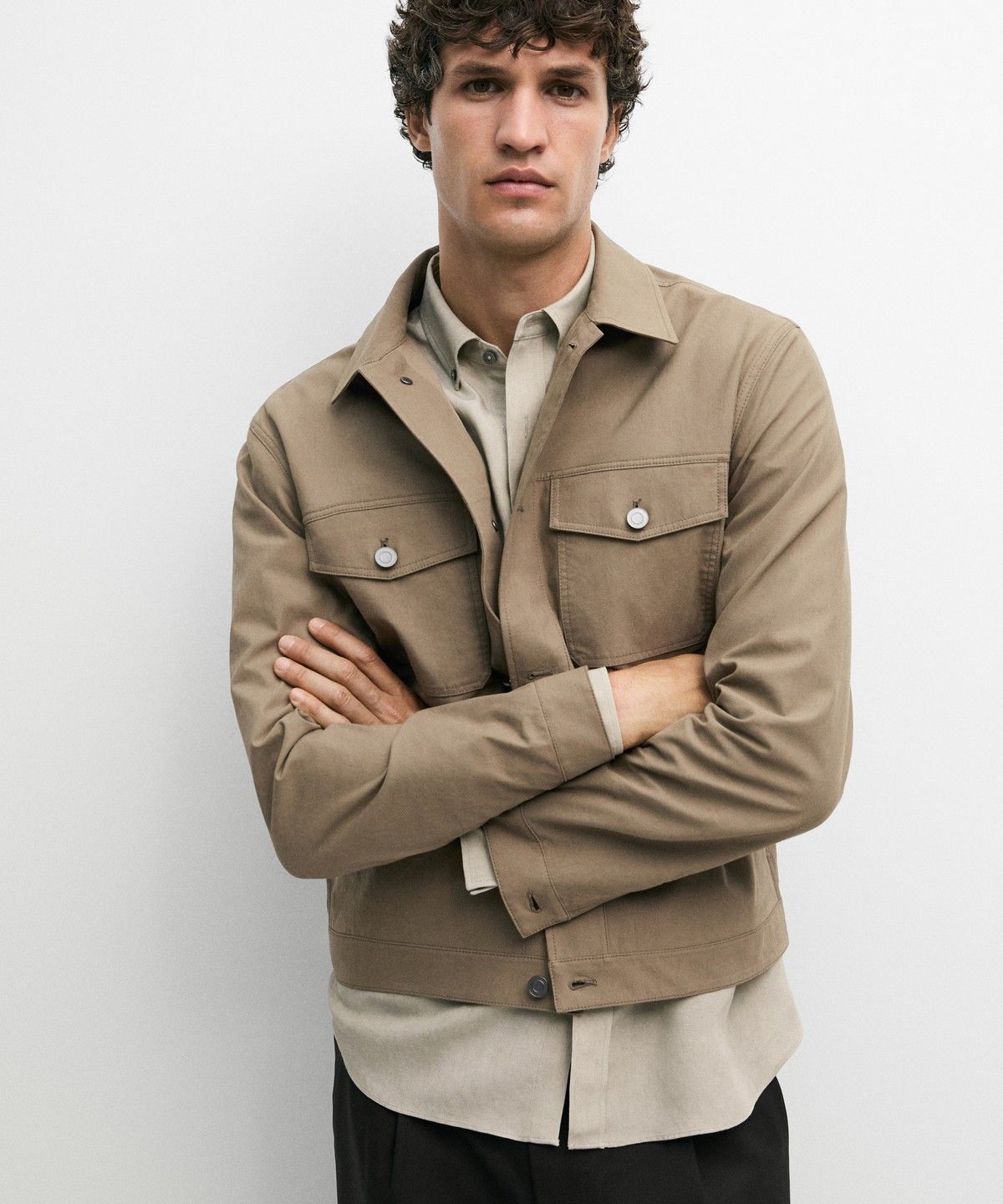 마시모두띠(MASSIMO DUTTI) 더블 포켓 트러커 스타일 재킷