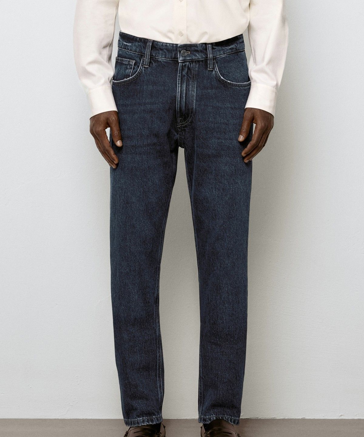 마시모두띠(MASSIMO DUTTI) 테이퍼드 핏 진
