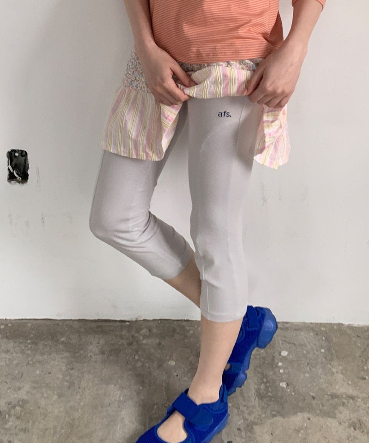 애프터썸머(AFTERSUMMER) afs Capri Leggings Pants (grey)