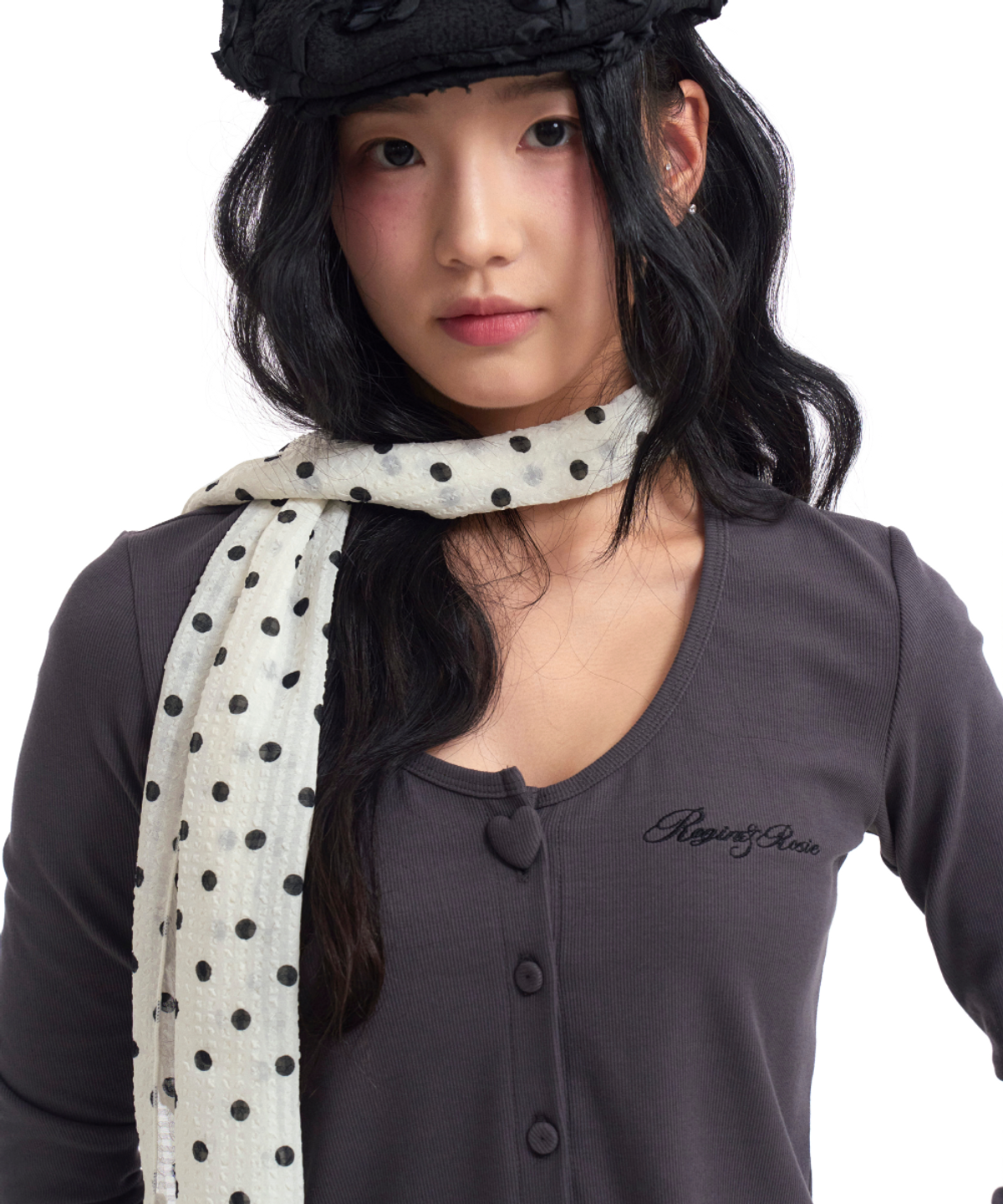 로긴 앤 로지(ROGIN N ROSIE) Heart Button Point Slim Cardigan Dark gray