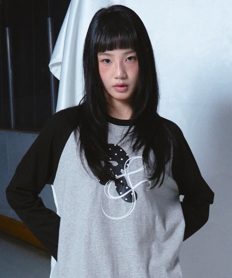 RnR Dot Point Ragian Long Sleeve Black