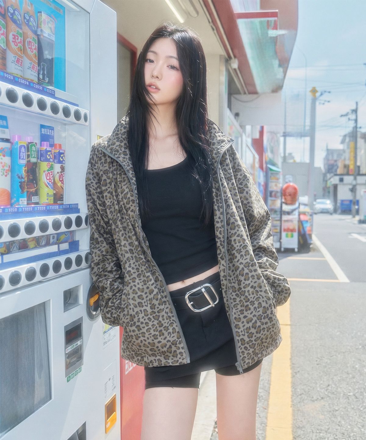 도픈(DOUPWN) 레오파드 라이트 나일론 윈드브레이커