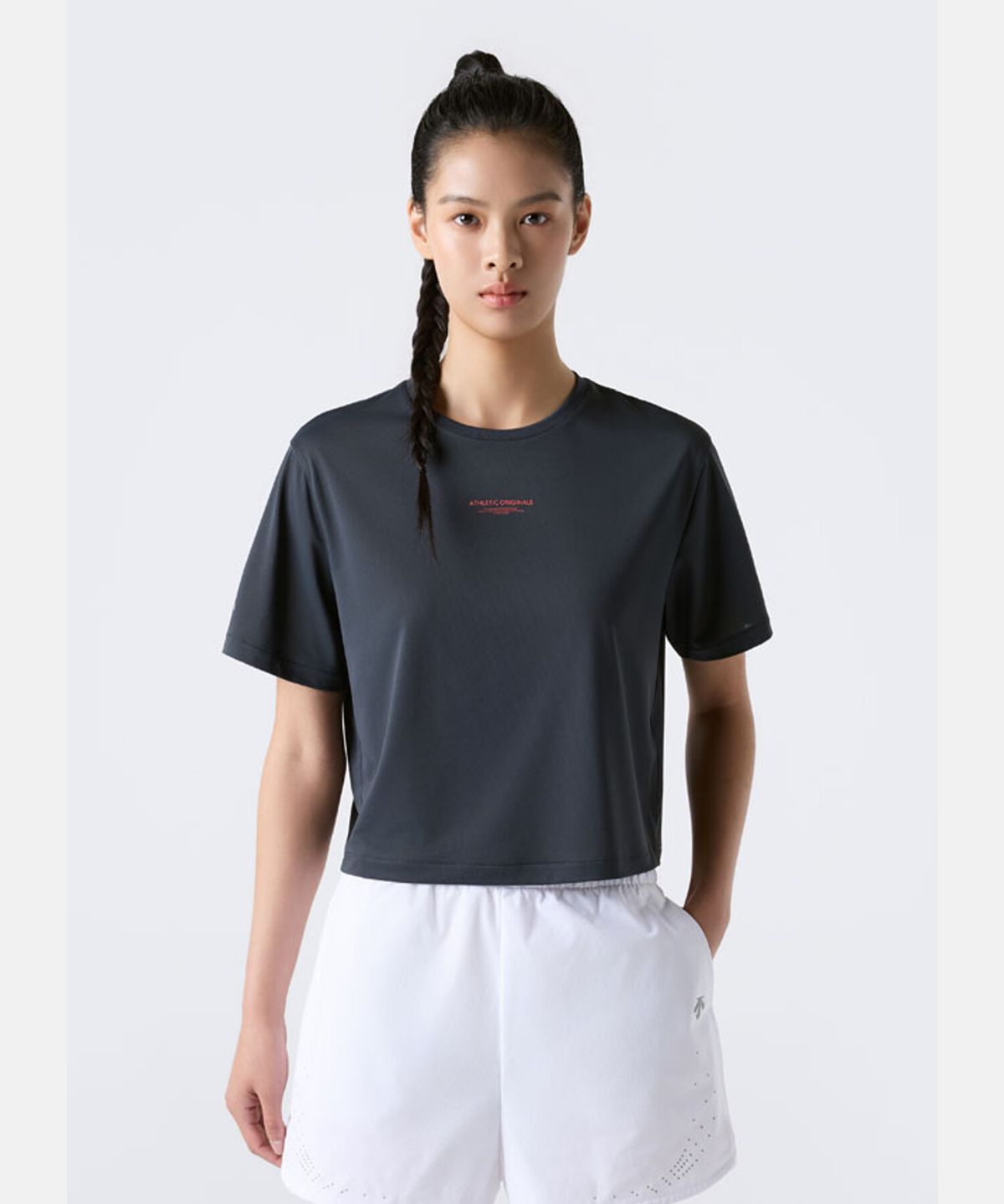 데상트(DESCENTE) 여성 러닝 백그래픽 크롭 반팔 티셔츠 그레이 SR322RTS71