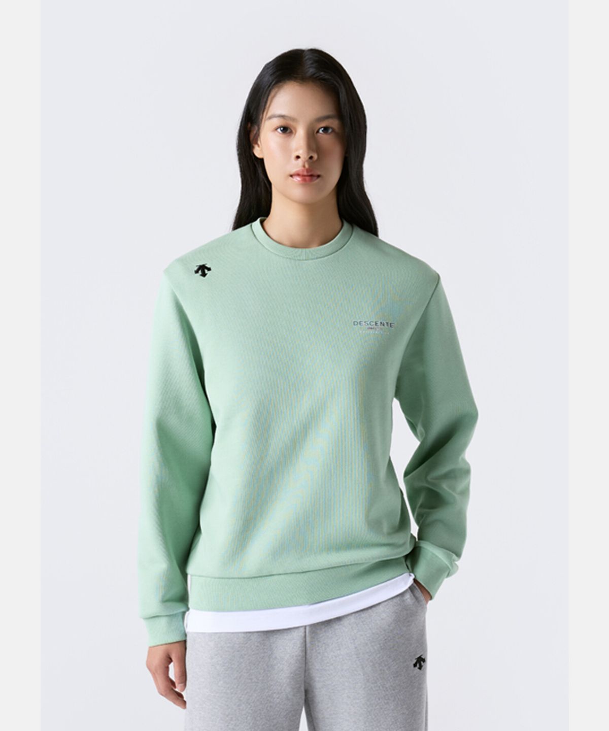 데상트(DESCENTE) 스포츠테리 워딩 컴포트핏 맨투맨 그린 SR323UHT81