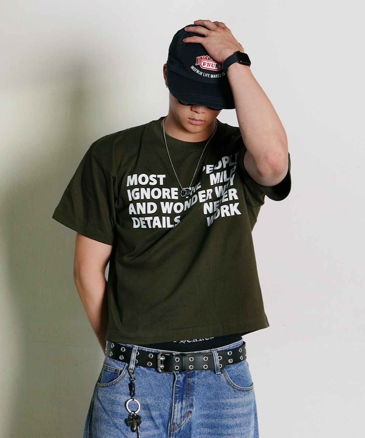 더마일(THEMILE) 피플 센텐스 크롭 크루넥_KHAKI